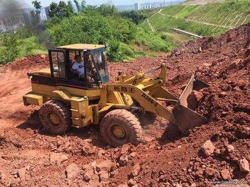 重庆在什么地方学铲车（重庆铲车培训学校）