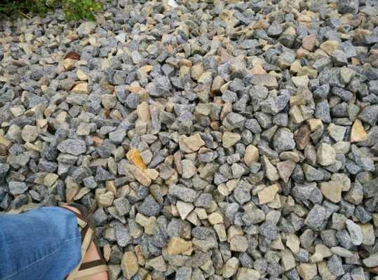 混凝土用石子是什么岩（混凝土用的石头是哪种岩石）