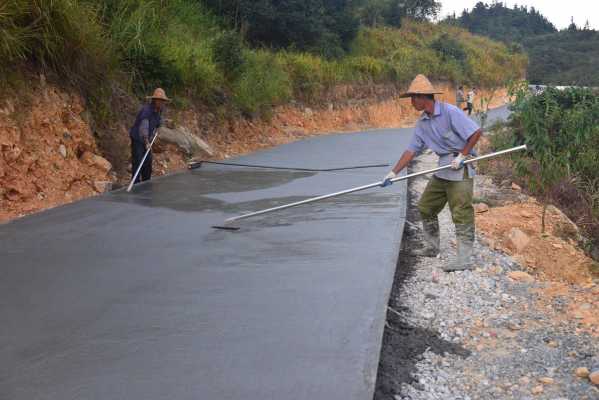 打水泥路都要什么设备（打水泥路步骤）