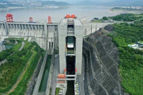 三峡大坝有什么机器（三峡大坝用来干嘛）