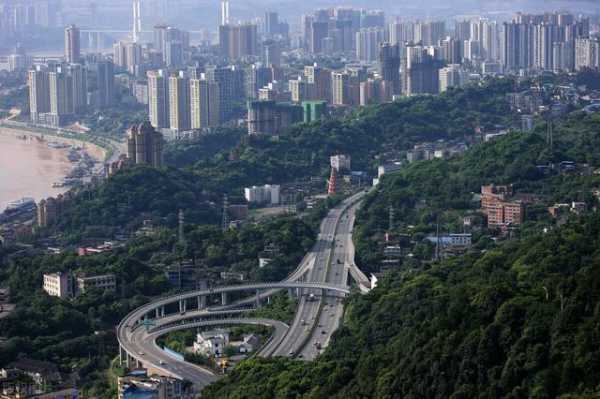 重庆为什么不把山推平（重庆那么多山为什么要建大城市）